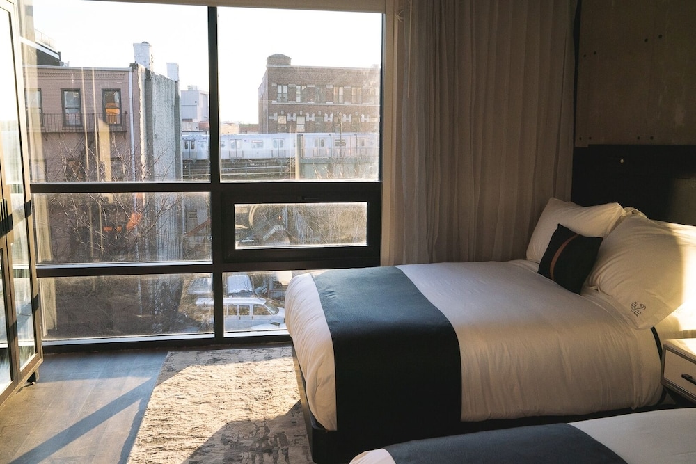 SUPERIOR, DOUBLE BED