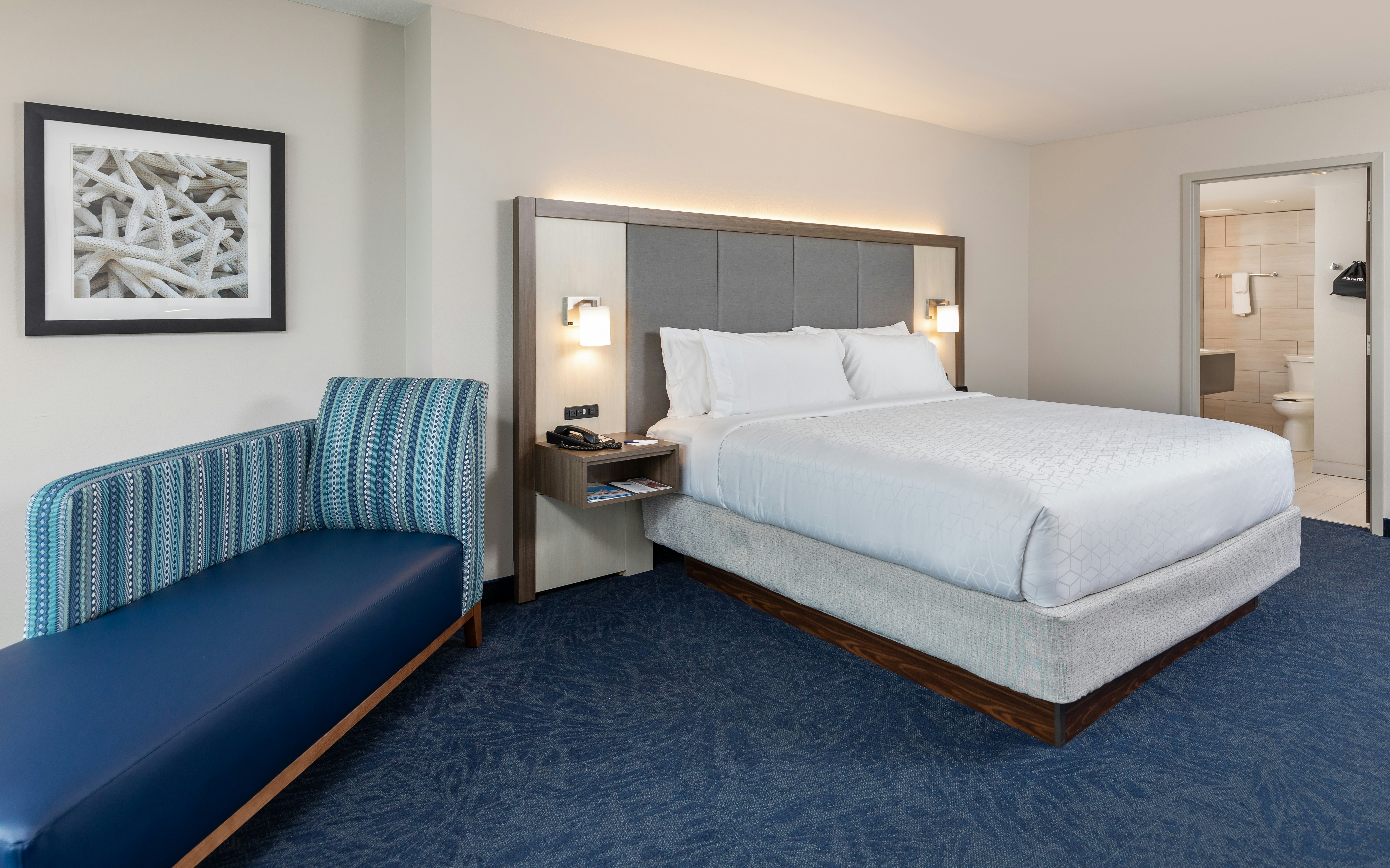 Holiday Inn Express Pensacola Beach 26/60