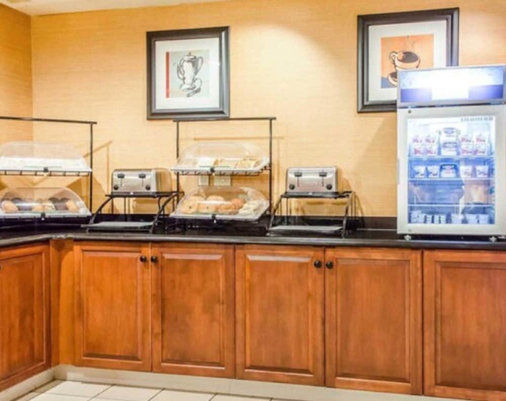 Comfort Inn and Suites York, PA 31/44