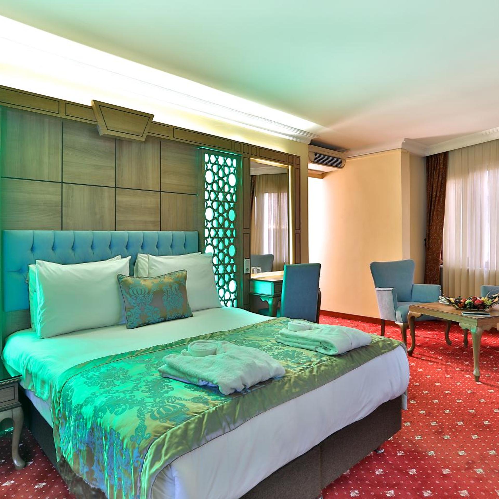 Suite, Corner