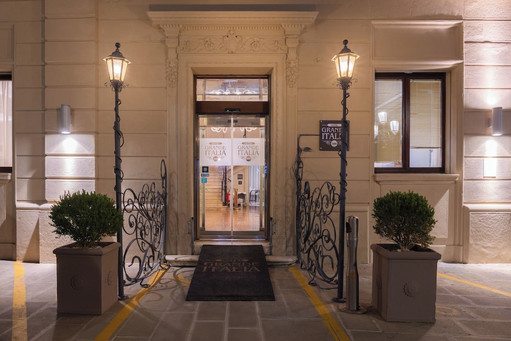 Hotel Grande Italia 10/119