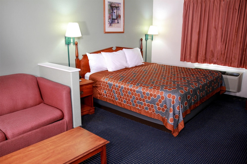 Travelodge by Wyndham Guymon 8/22