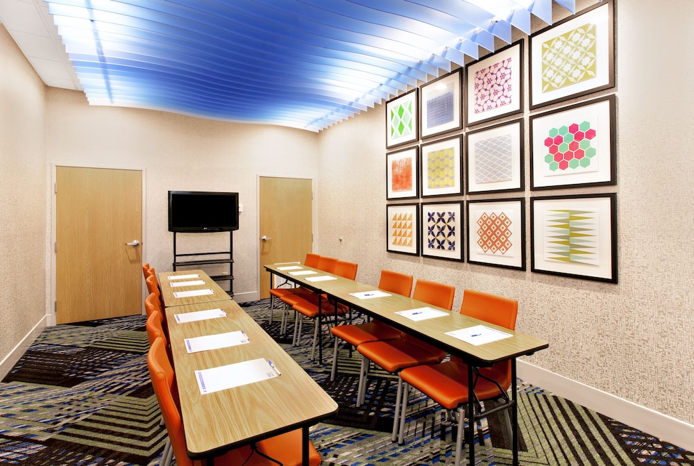 Holiday Inn Express Lake Wales N-Winter Haven 54/71