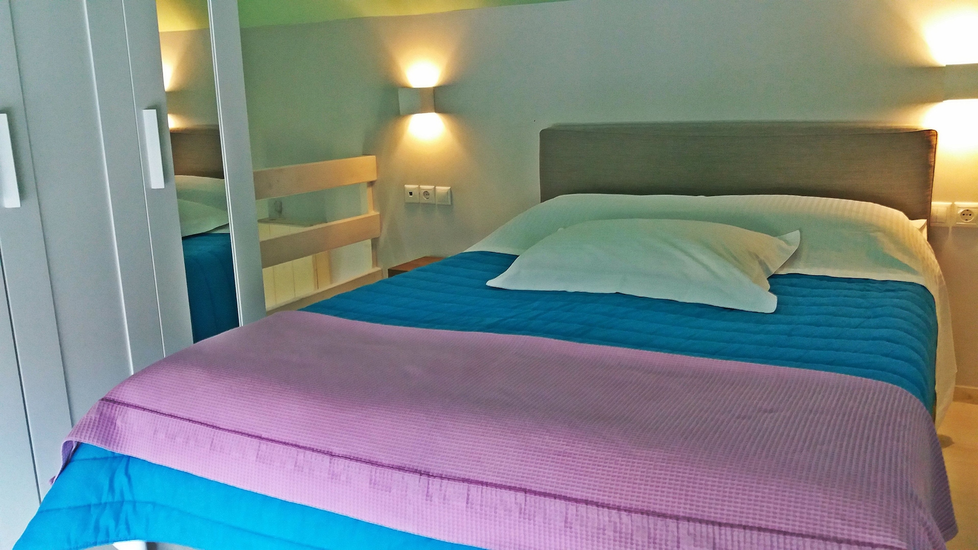 ROOM, QUADRUPLE, ATTIC