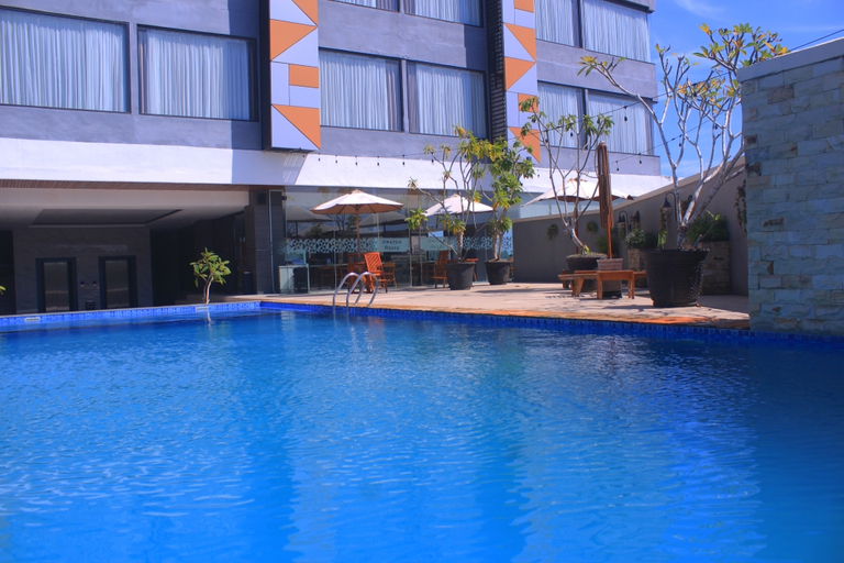 Zenith Premiere Hotel Baubau 11/11