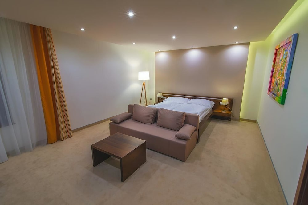 Arkada Hotel 25/56