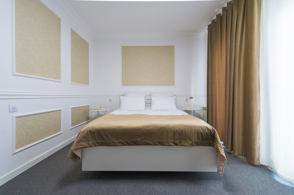 Deluxe, Double Bed, Castle View, Balcony