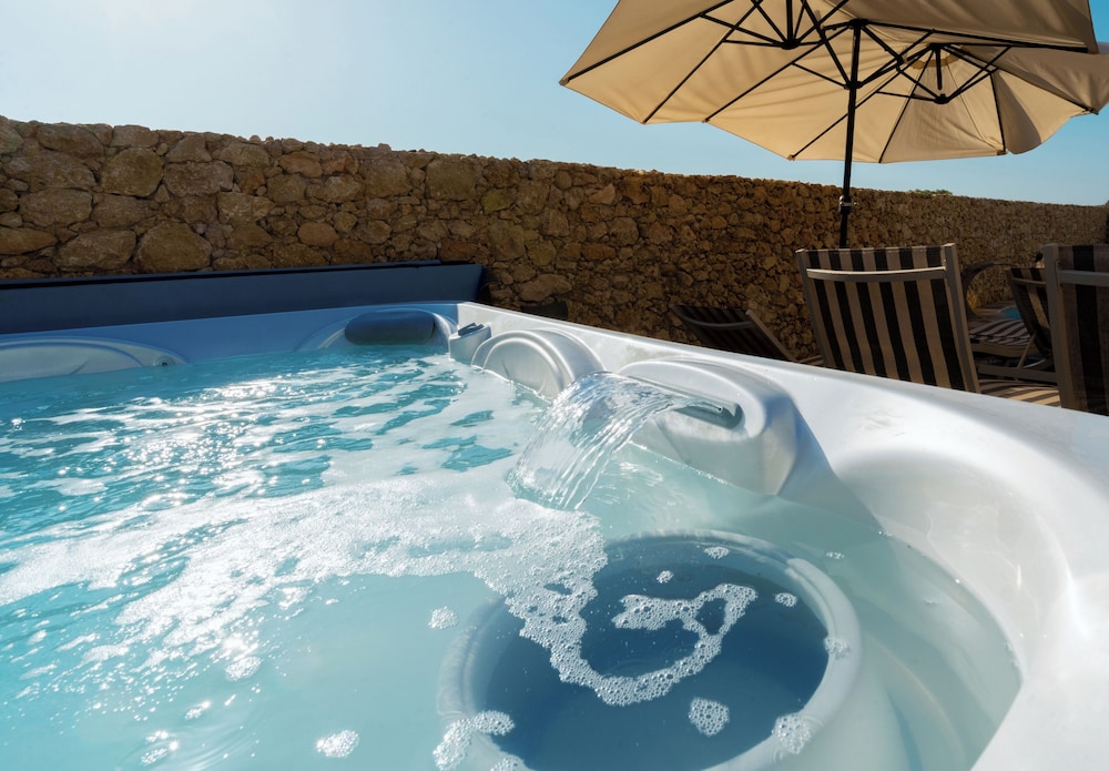Santa Lucia Boutique Hotel 47/50