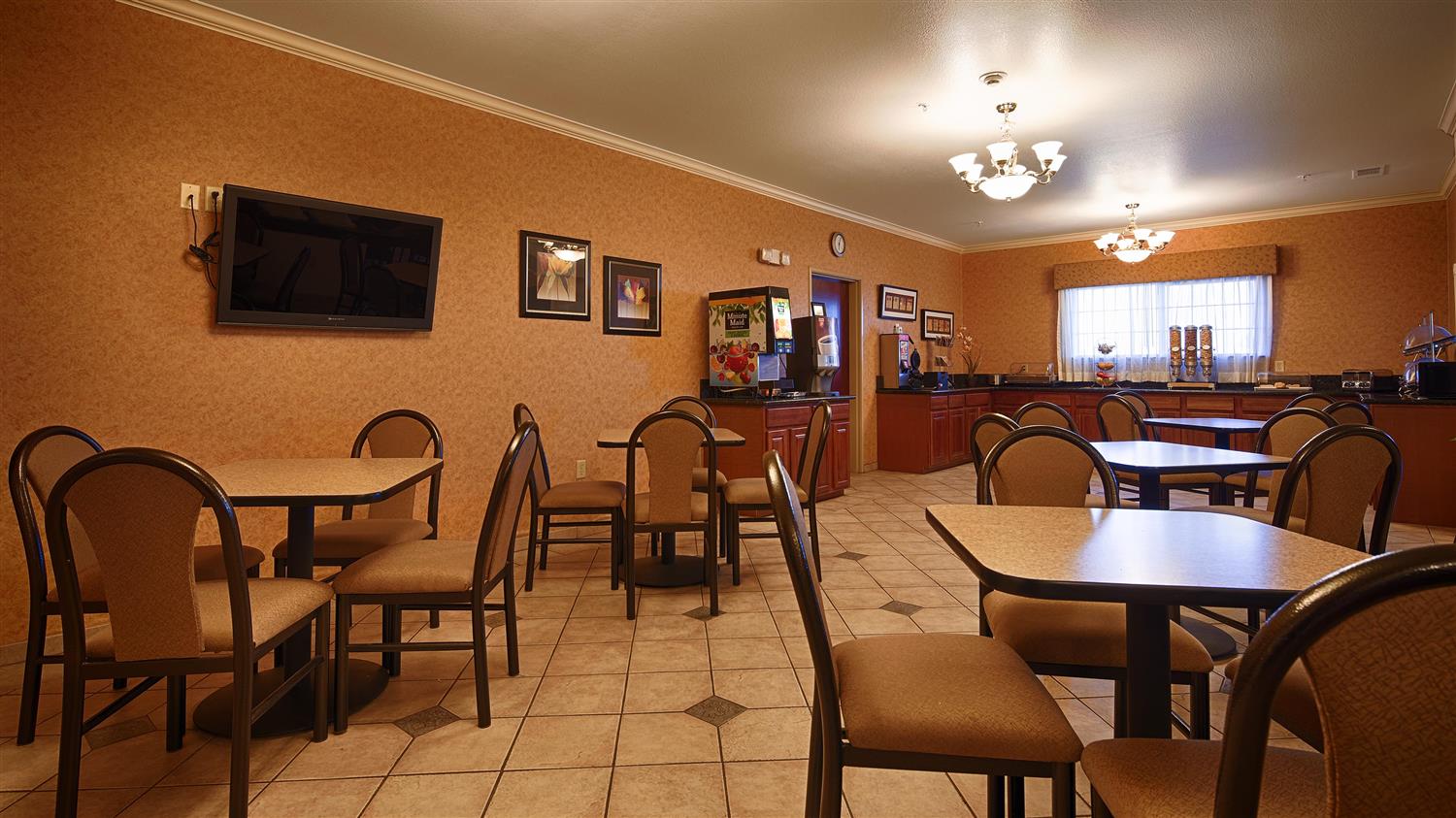 Best Western Henrietta Inn & Suites 27/33