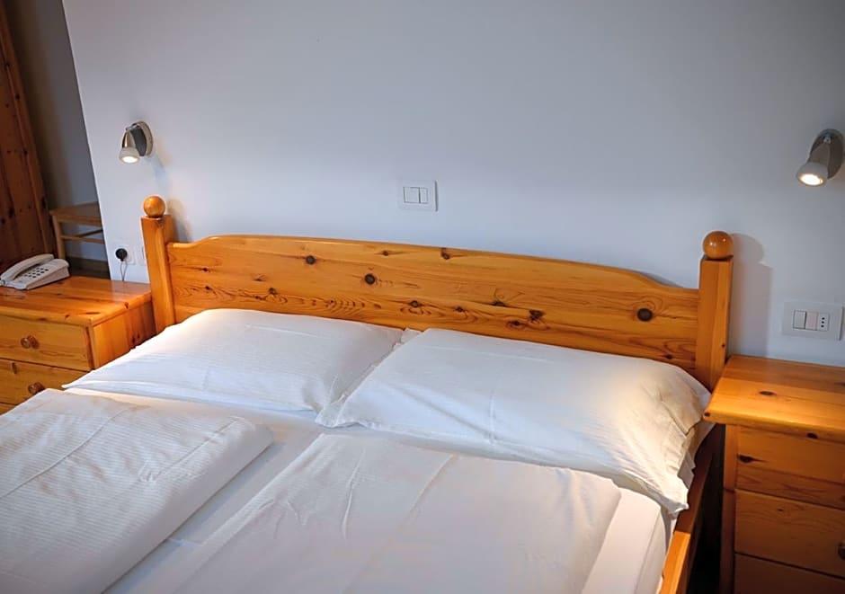 HOTEL REGINA DELLE DOLOMITI 11/81