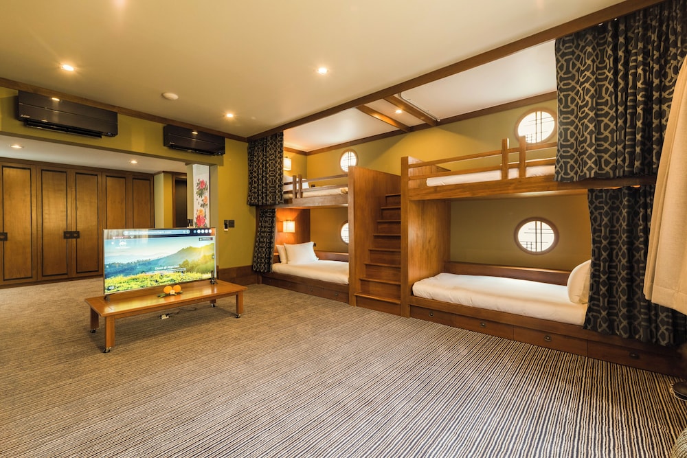 ONSEN @ MONCHAM 7/65