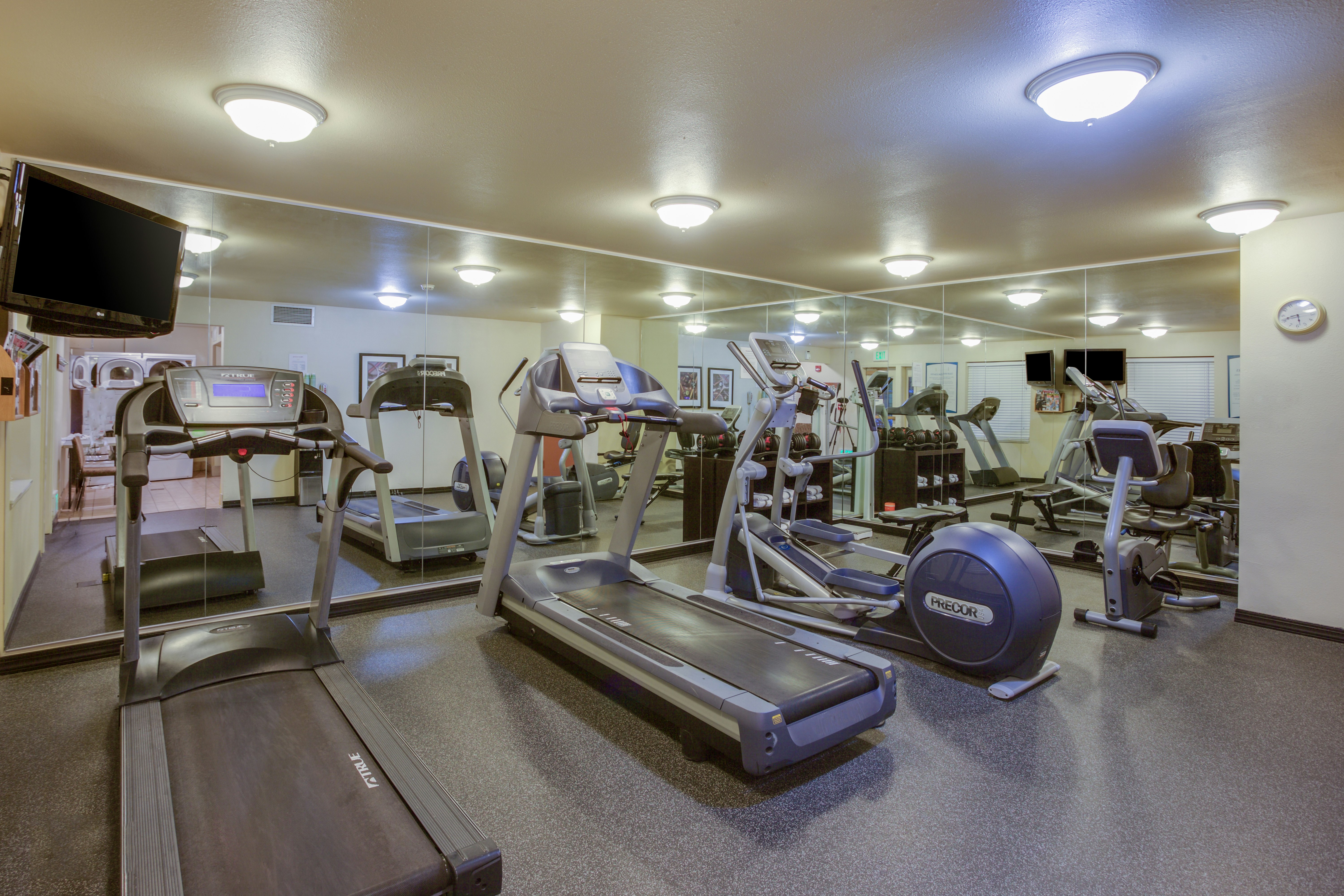 Staybridge Suites Corning 33/66