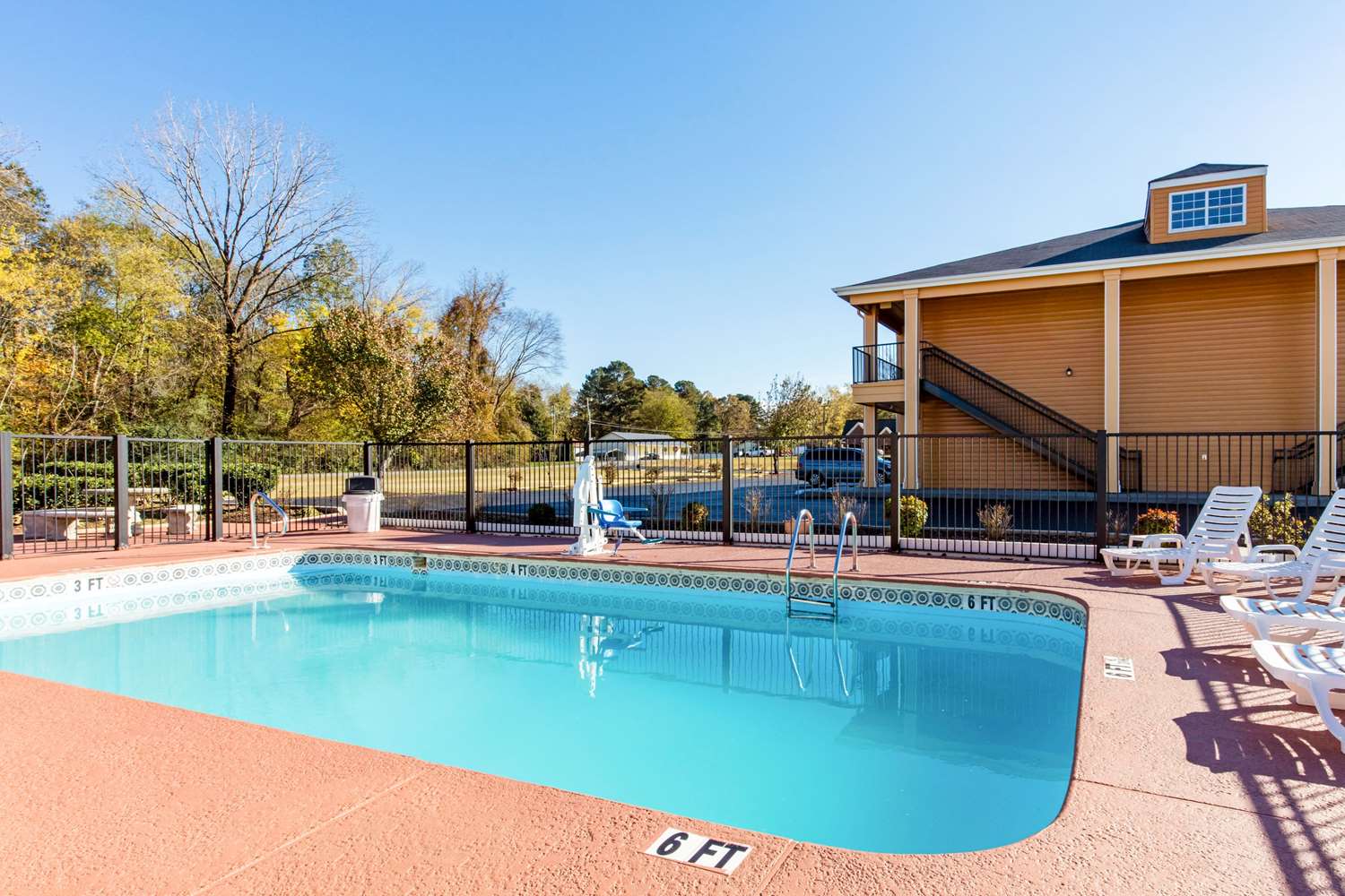 Quality Inn Arab Hwy 231 10/15