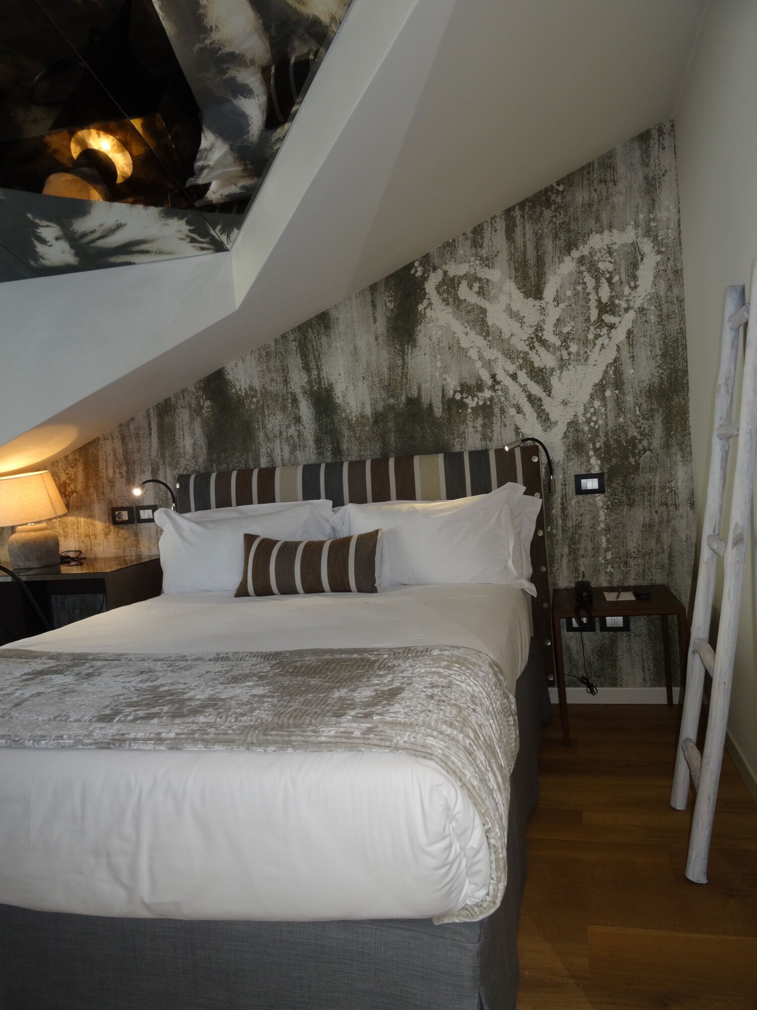 Romantic, Double Bed