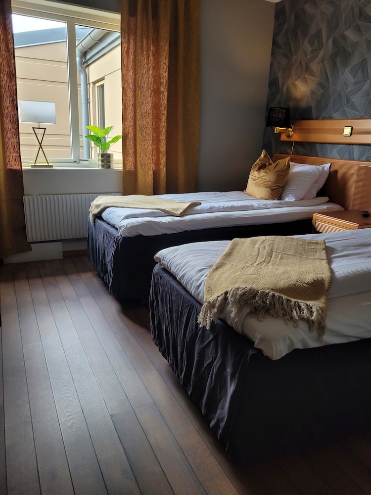 Arena Hotell 11/53
