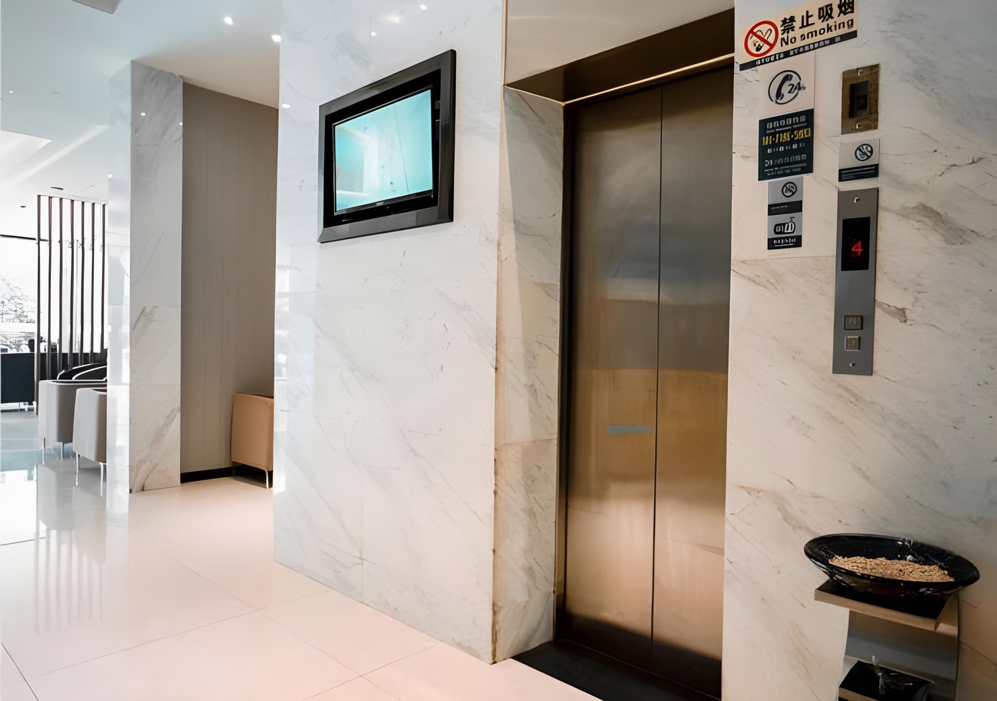 City Comfort Inn (Wanda Store, Xianning South Railway Station) 38/55