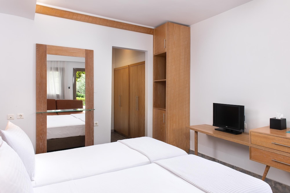 Alexandros Palace Hotel and Suites 38/83