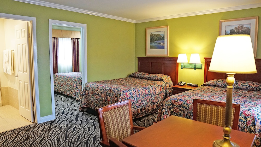 Redondo Inn and Suites 22/48