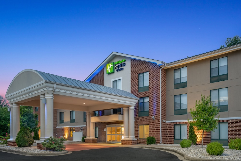 Holiday Inn Express Hotel Suites Tell City 2/62