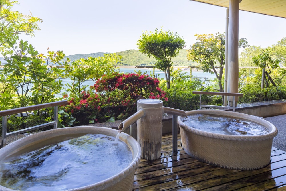 Toba Seaside Hotel 45/54