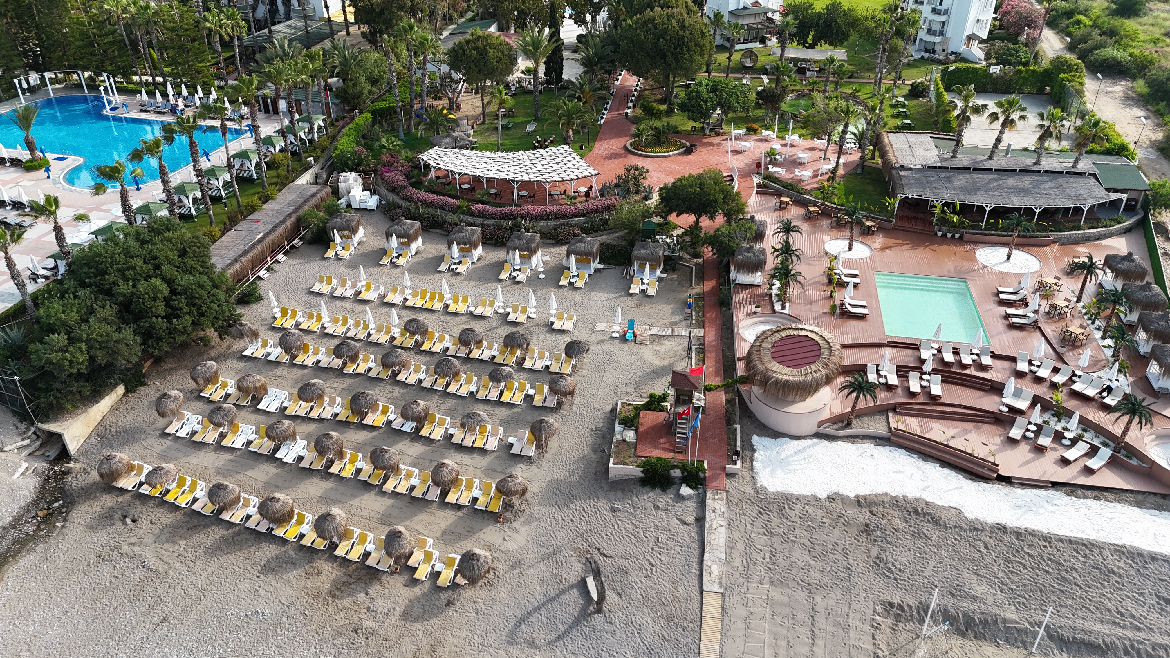 Club Aqua Plaza Hotel