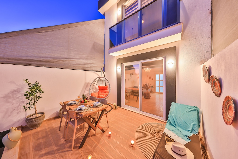Villa Ay 25/48