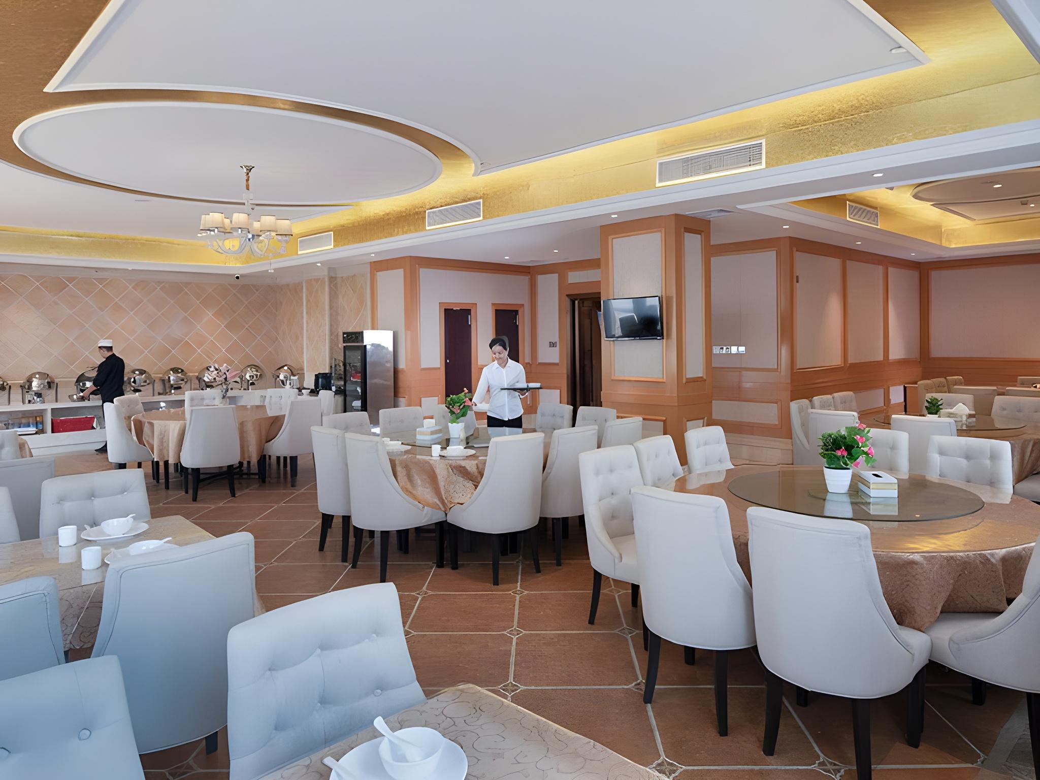 Vienna Hotel (Shenzhen Henggang Metro Station) 34/40