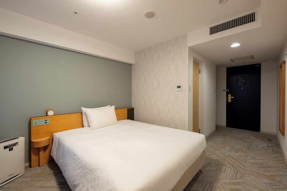 MODERATE, DOUBLE BED