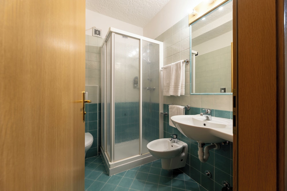 Hotel Derby 48/48