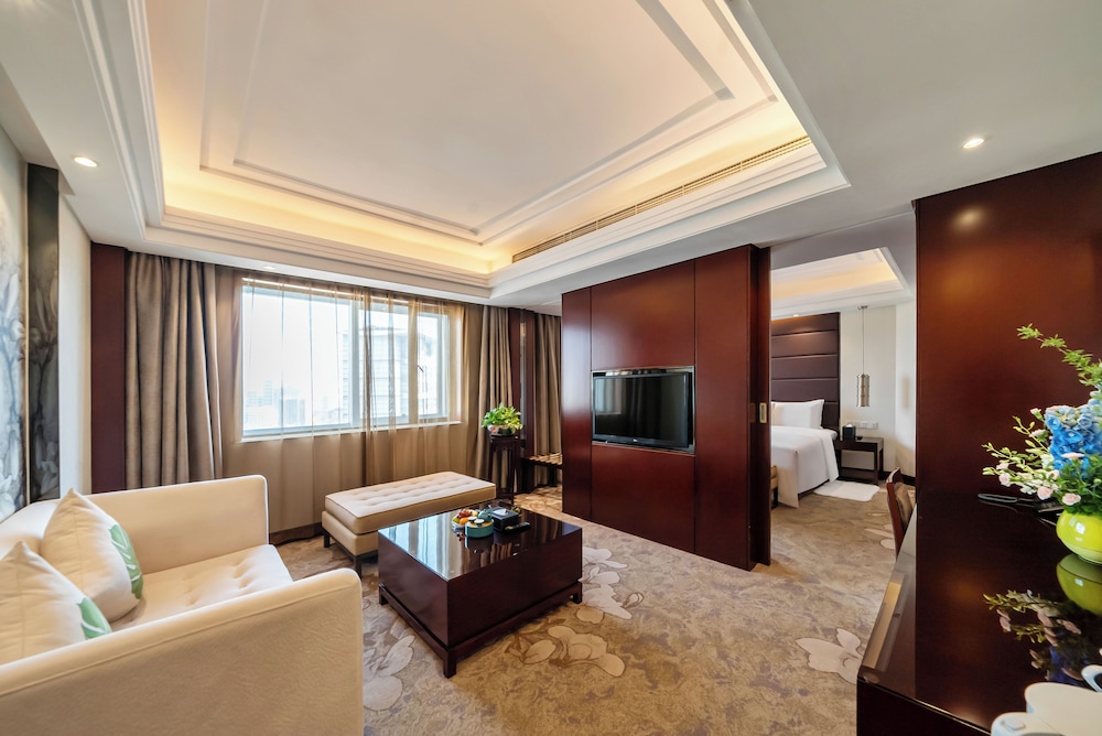 Guangdong Hotel Shanghai 24/38