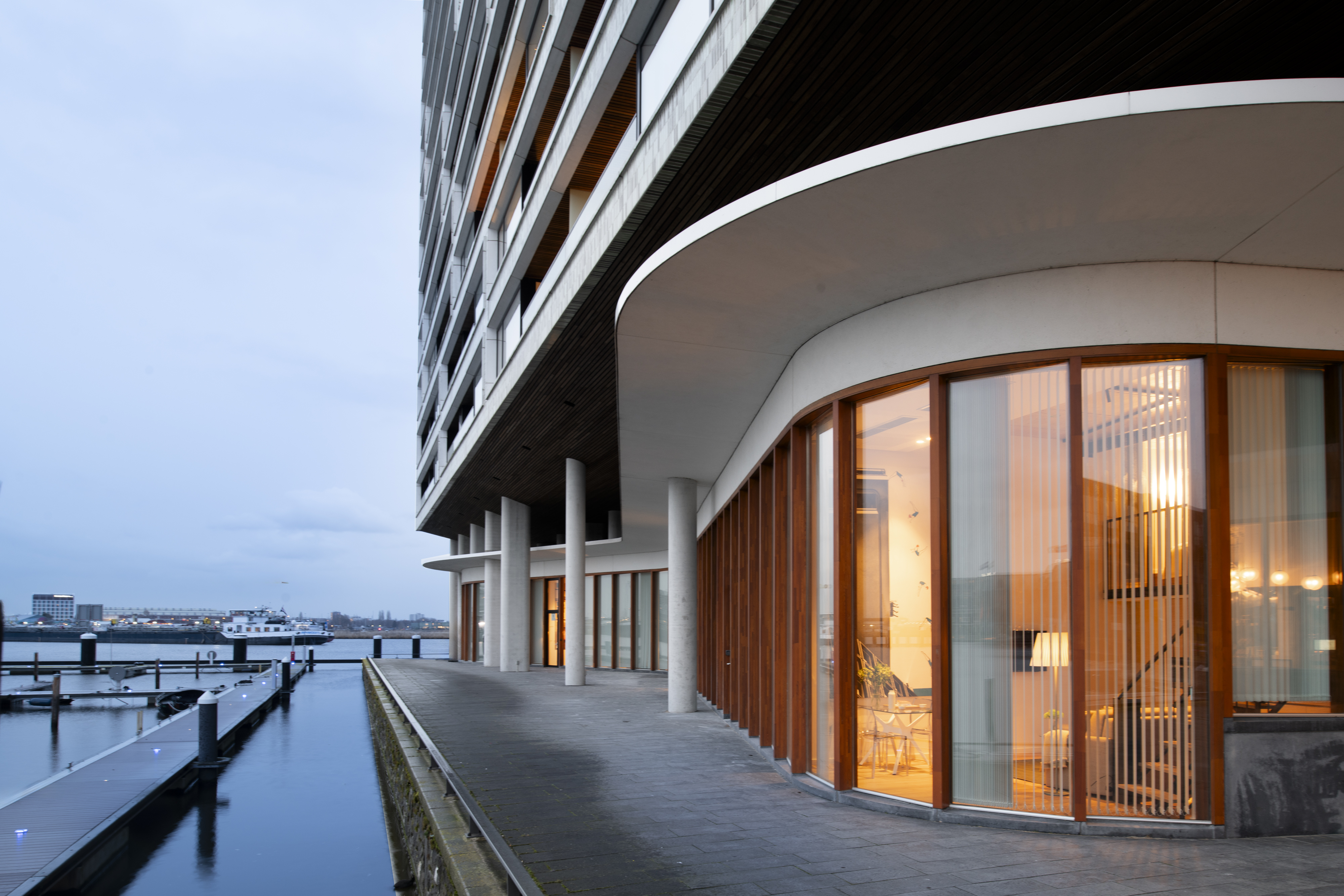 Eric Vokel Boutique Apartments - Riverfront Suites 3/27