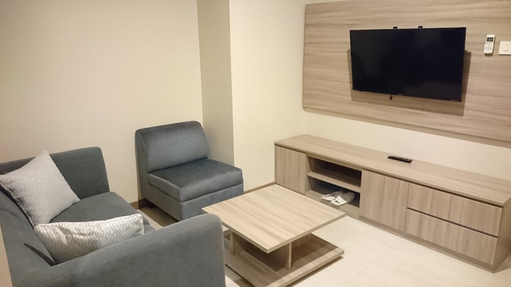 AYAKA SUITES 54/70