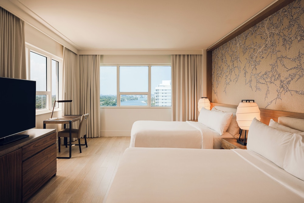 Junior Suite, 2 Queen Beds, Bay View