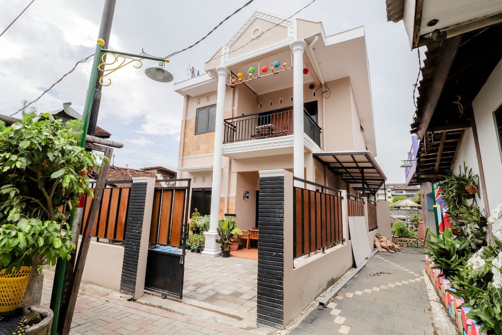 Java Homestay 2/19