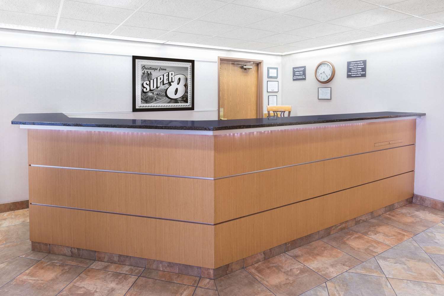 Super 8 By Wyndham Madison South 3/34