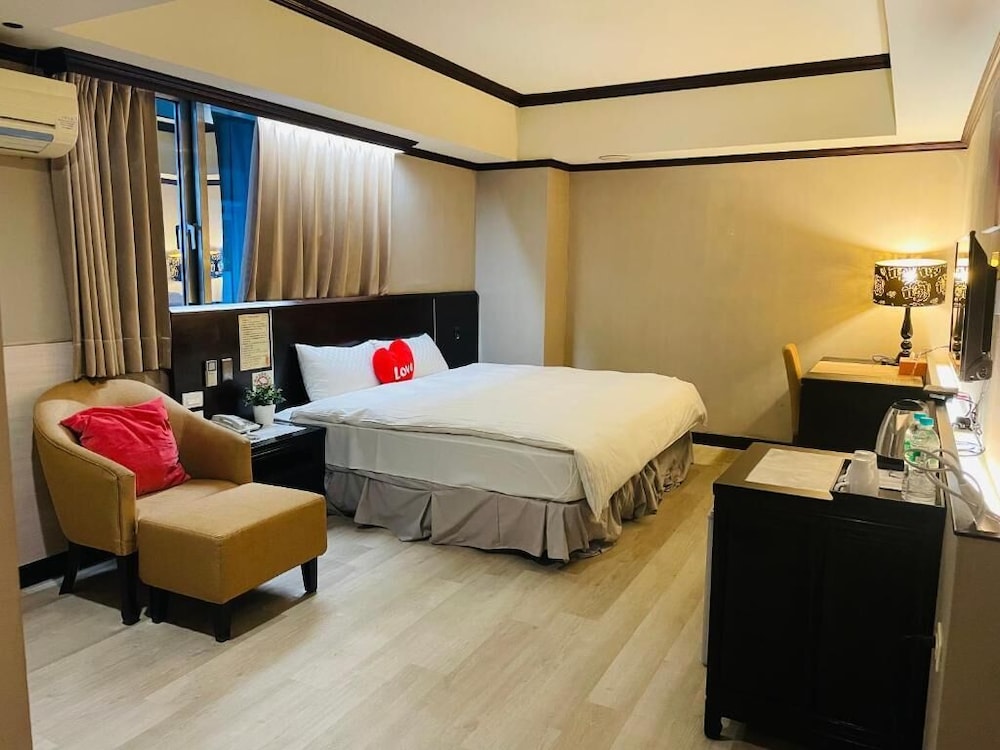 DELUXE, DOUBLE BED