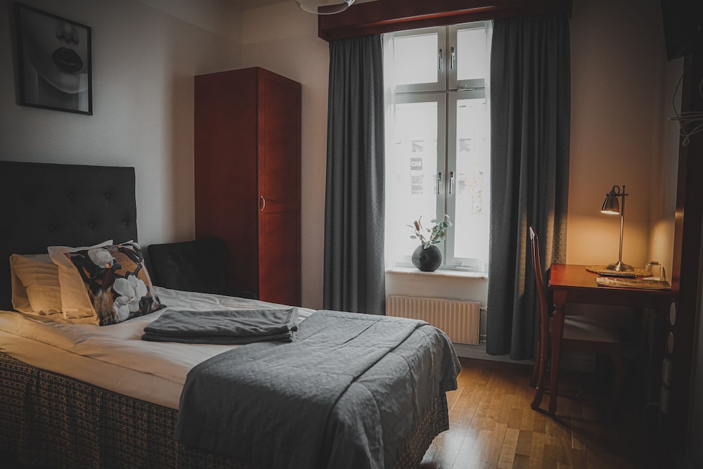 Mojo Hotell 5/50