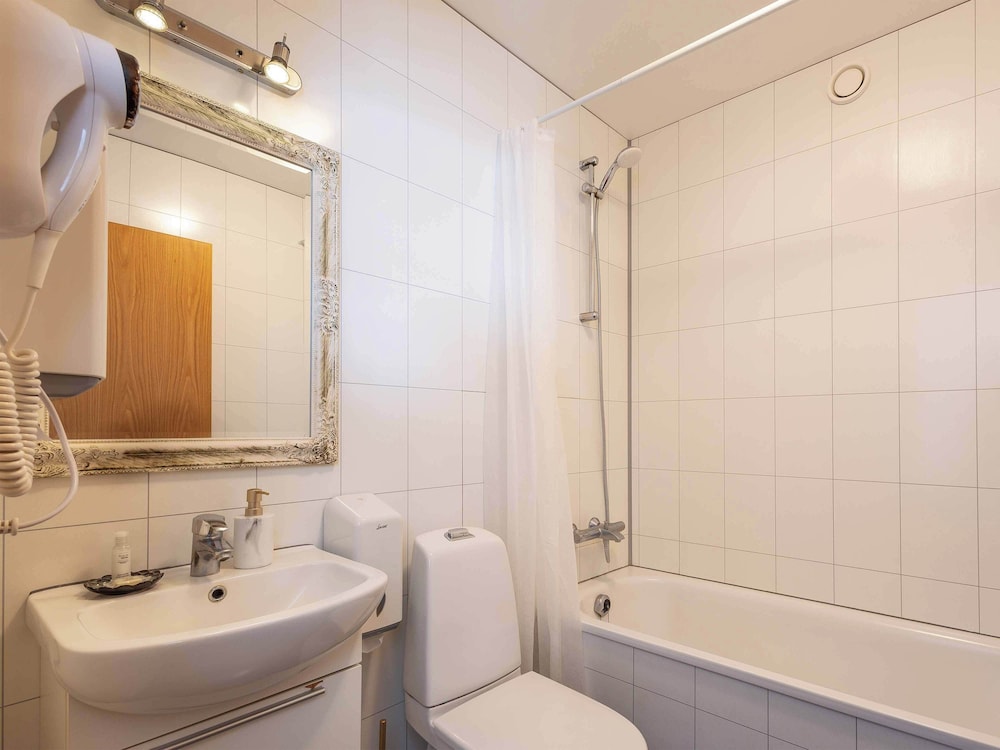 غرفة ثلاثية بحمام خاص، Húsavík Cape Hotel 3/3