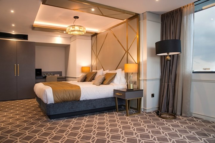 Seven Hotel 14/57