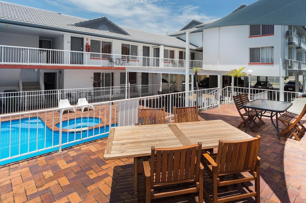 Sunshine Beach Resort 10/16