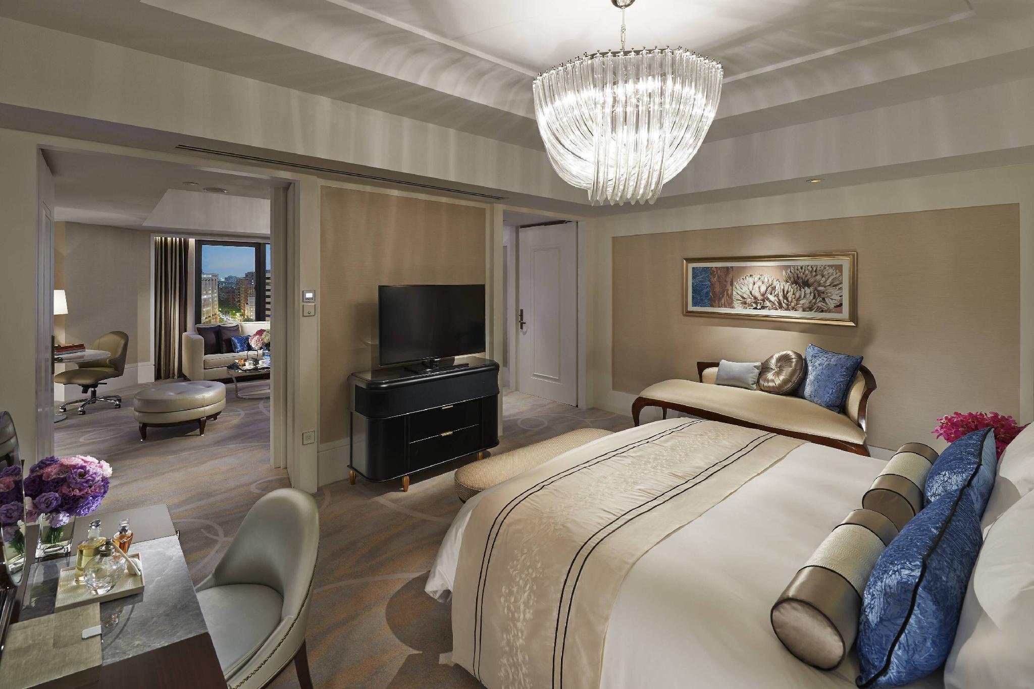 Boulevard, Club, Suite