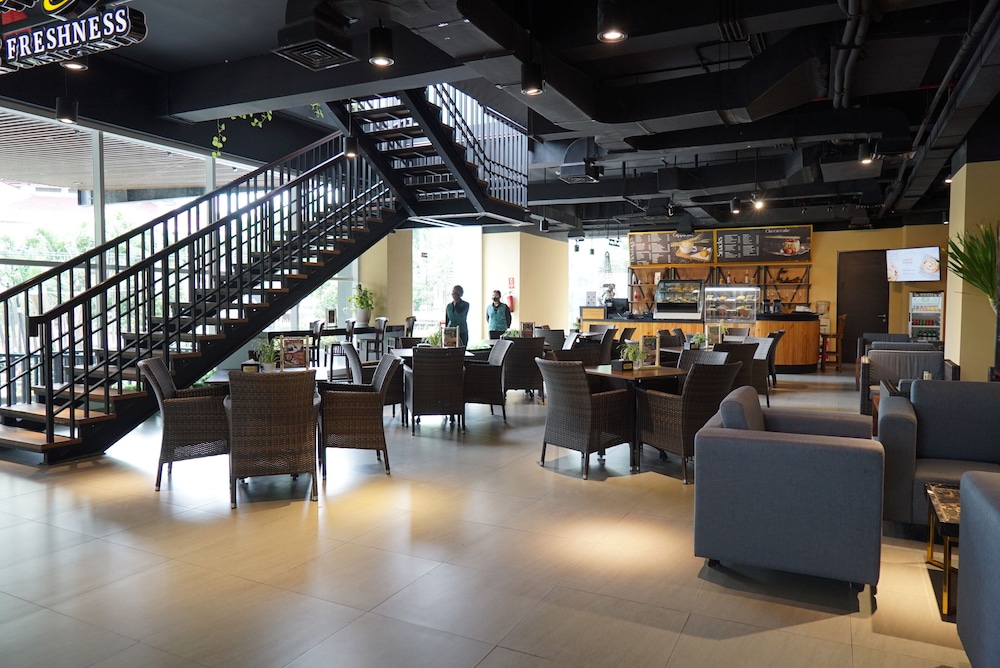 Grand Swiss-Belhotel Darmo 54/62