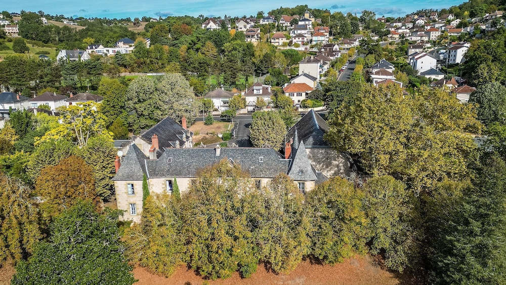 Chateau Lacan Hotel 42/50