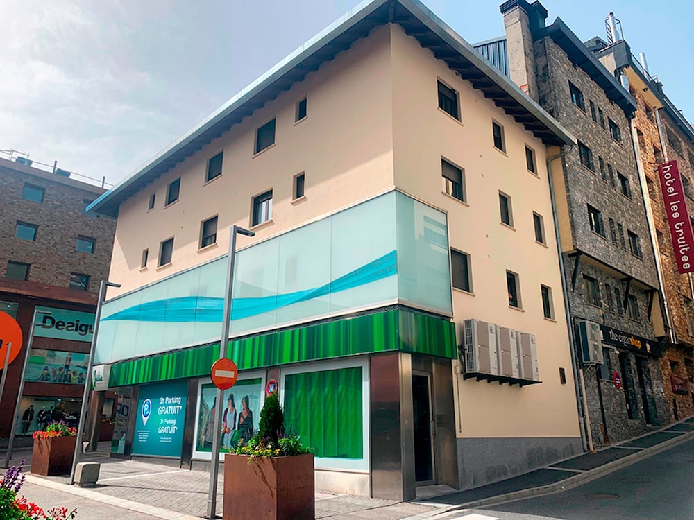 Apartamentos Pantebre 3000 4/64