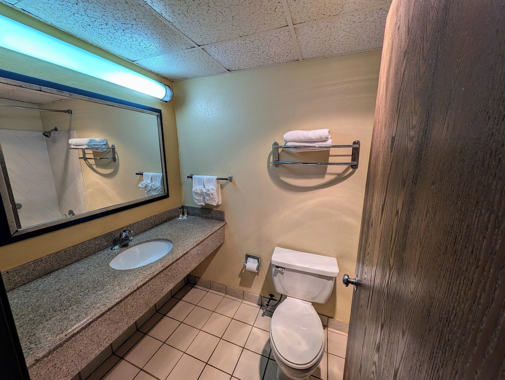 Travelodge by Wyndham Enid 38/40