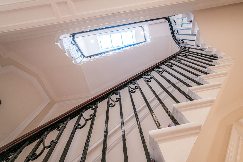 20 Hertford Street 16/50