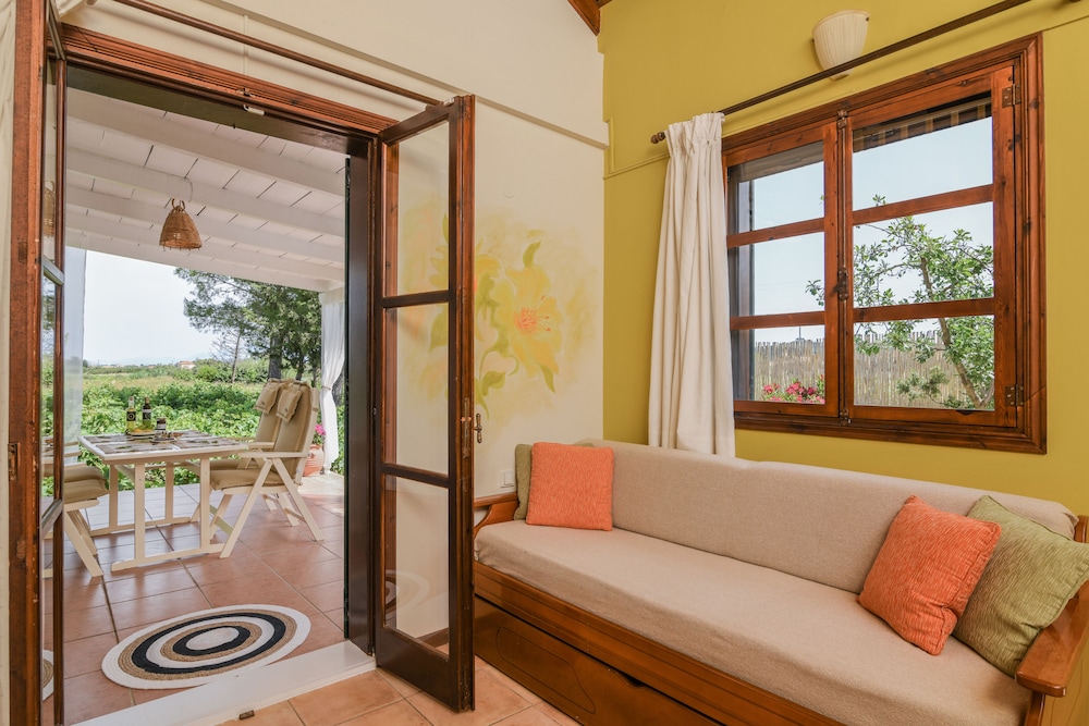 Villas Therianos 18/38