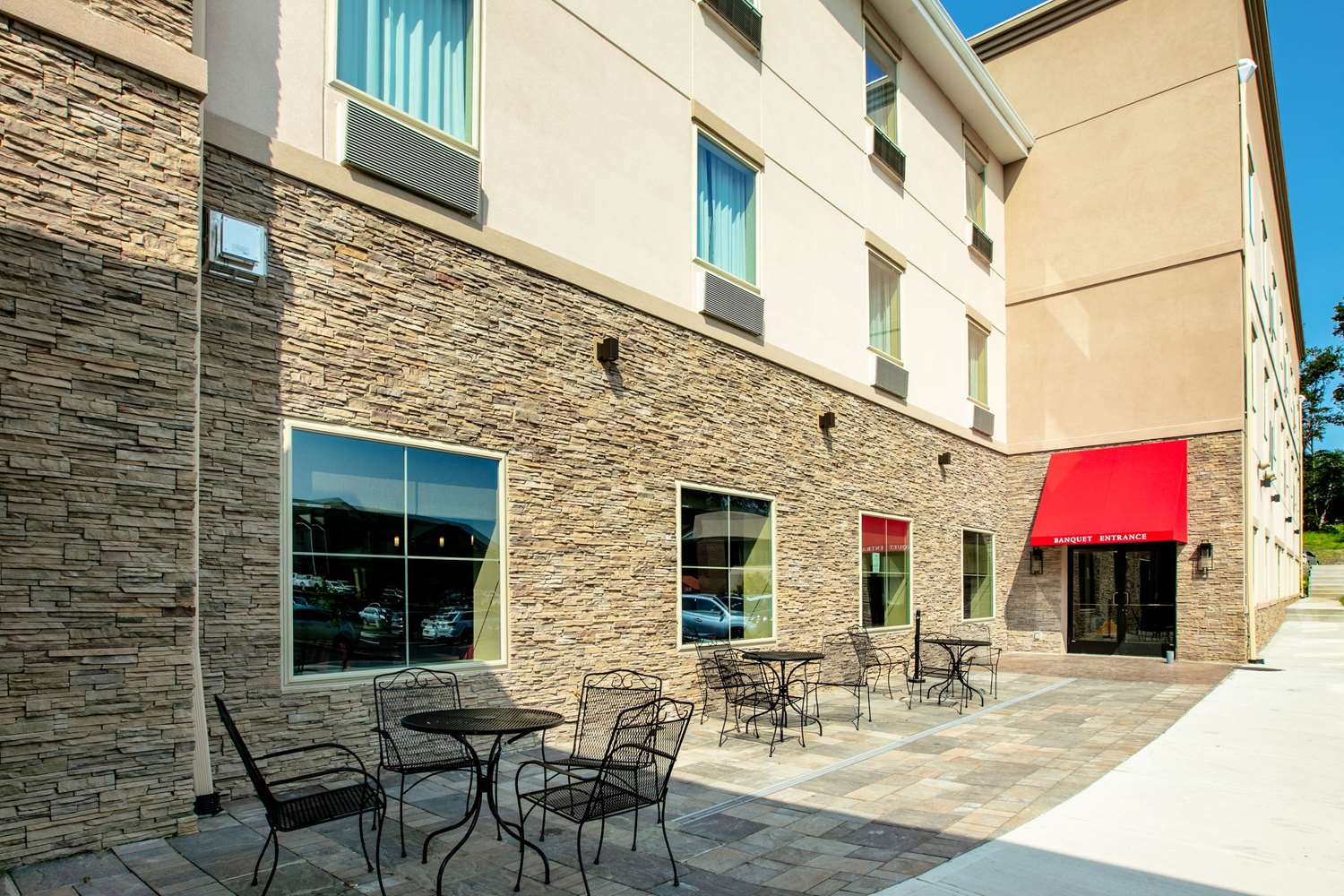 Comfort Suites Fishkill Near Interstate 84 1/17