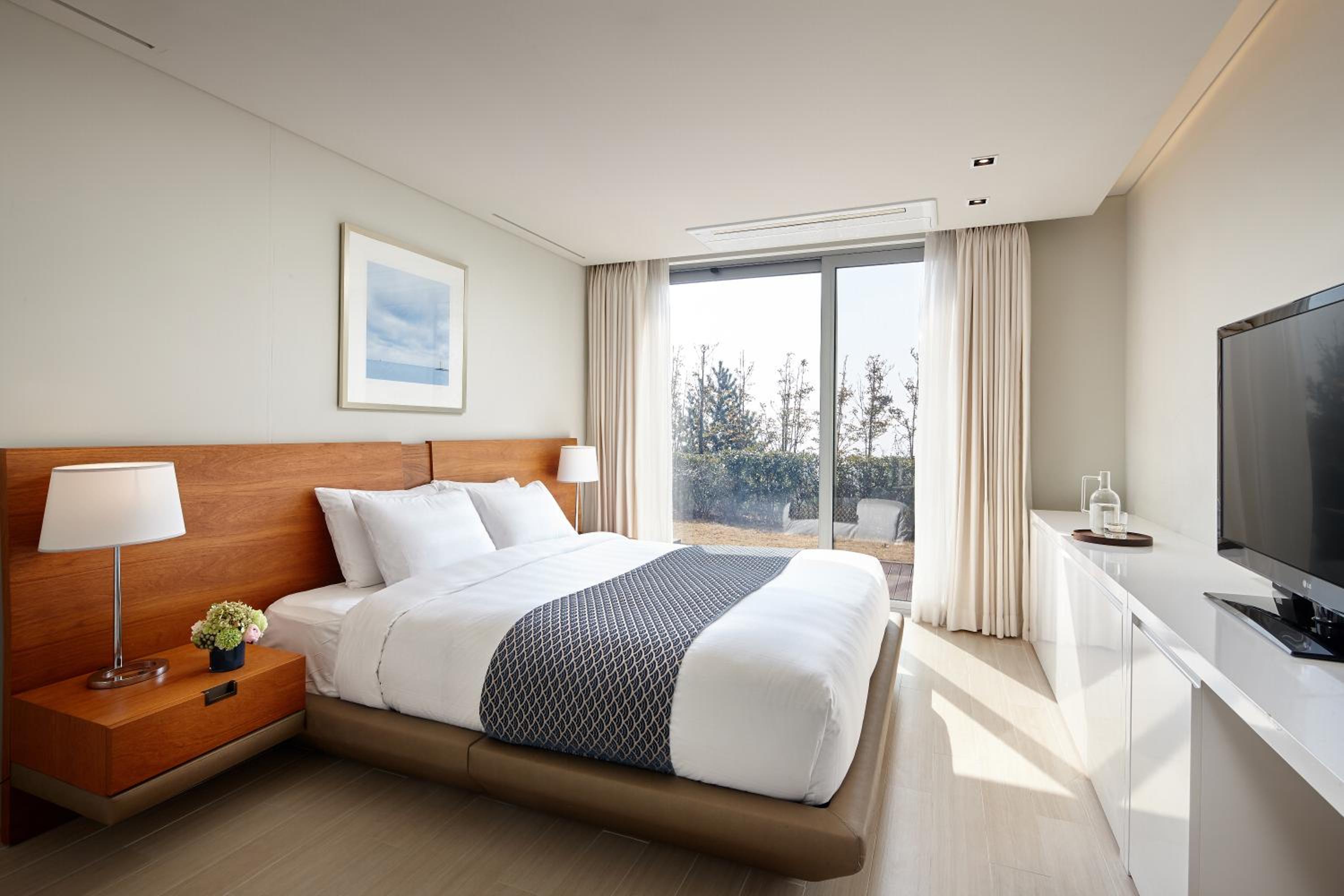 3 Rooms