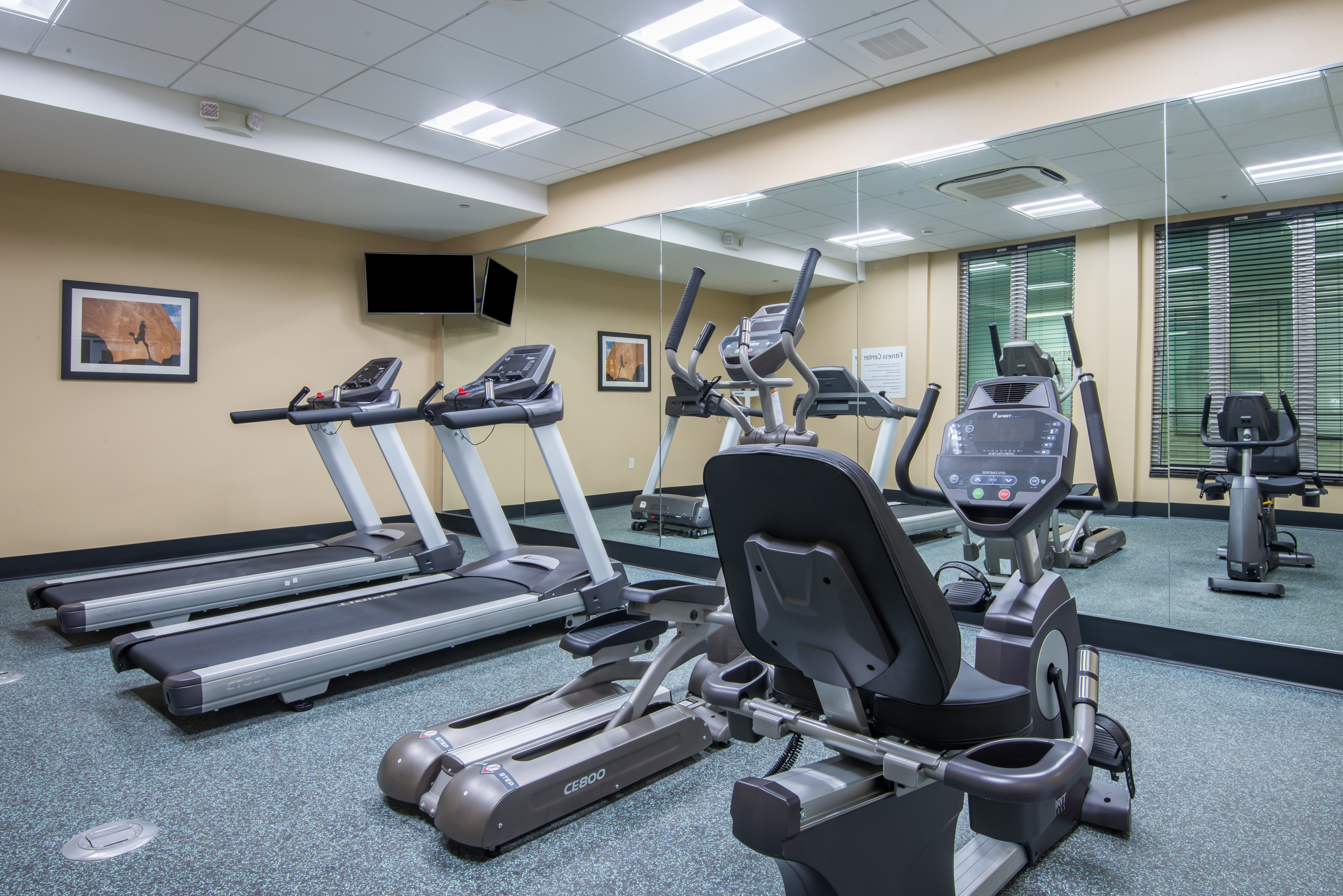 Holiday Inn Salina 23/41